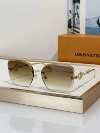 Picture of Louis Vuitton Sunglasses _SKUfw81854692fw